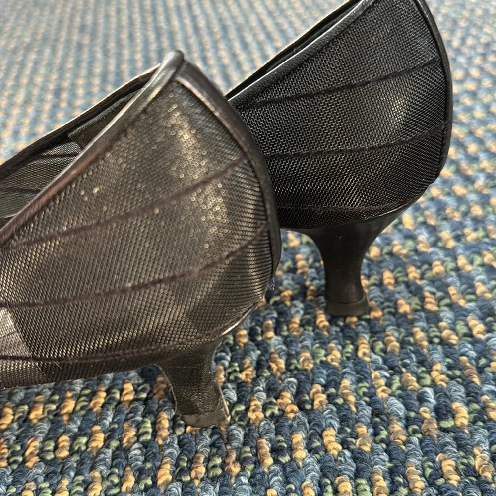 Prevata velvet and mesh 2 inch heels in black. VGUC. Size 7.5